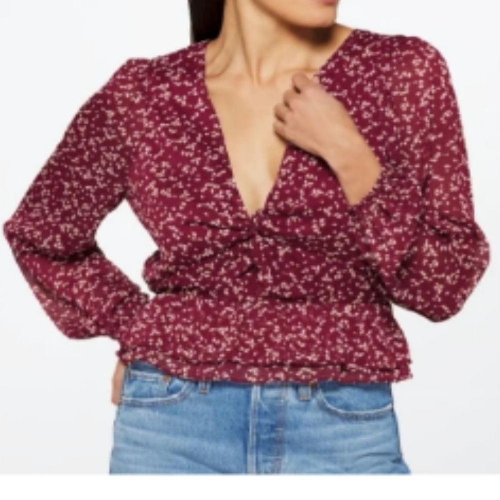 Lush,NWOT, Floral V Neck Peplum Crop.Size Large